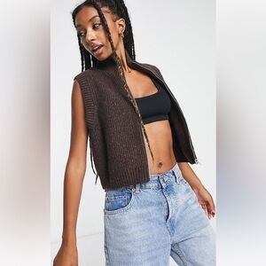 Weekday Bring knit vest with zip front in chocolate